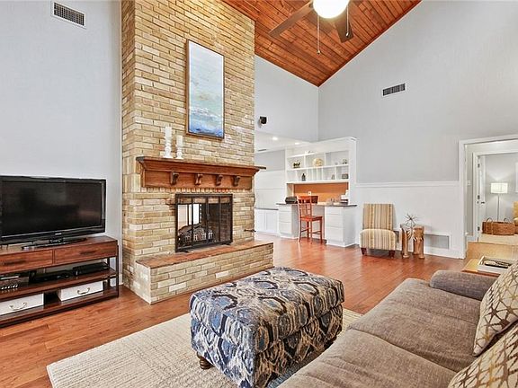 4th image of 13422 Belmark Cir