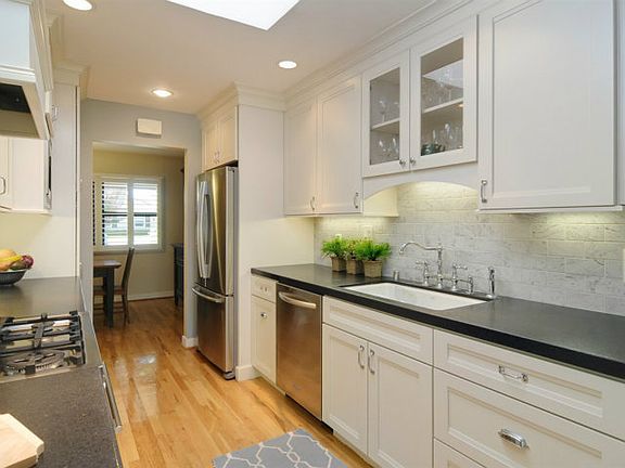 4th image of 2266 Lansford Ave