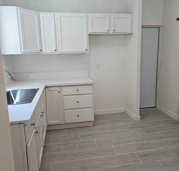 7110 Somerset Blvd #5 — Photo 4