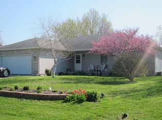 503 N Elm St, Edinburg, IL 62531