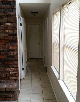 5th image of 1915 Oakhurst Ave
