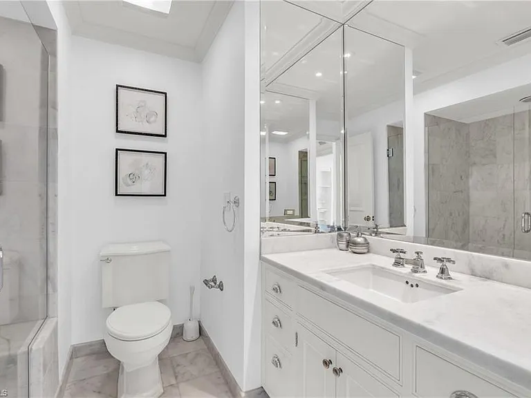 271 Broad Ave S #202 — Photo 12