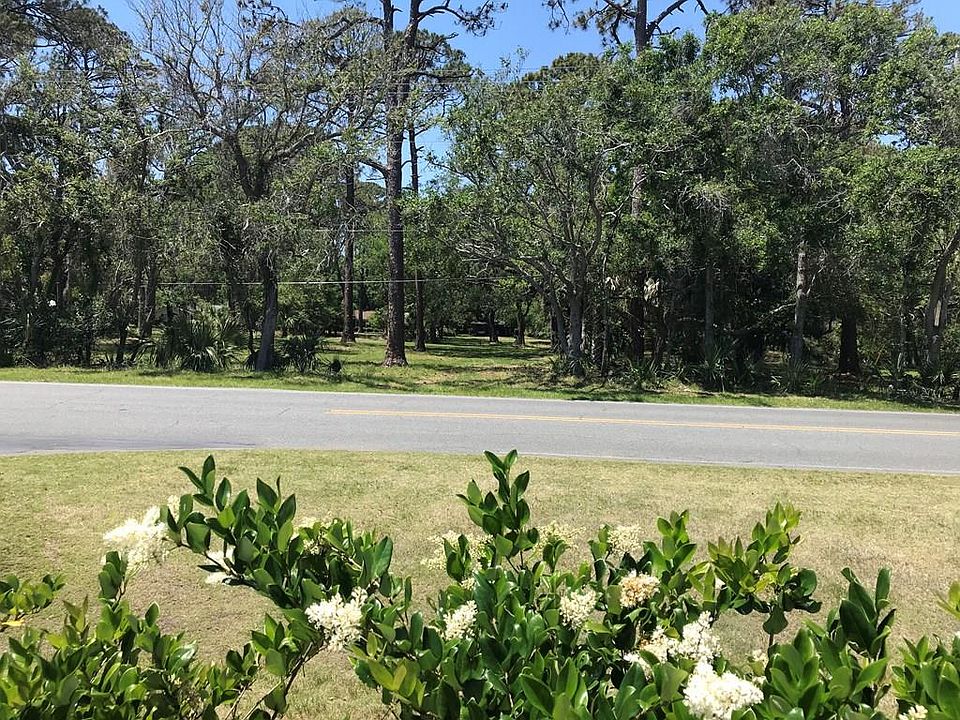2nd image of 716 N Beachview Dr