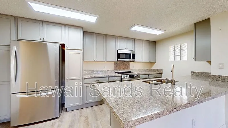 2 bed, 1.5 bath, 710 sqft, $2,750 — Photo 2