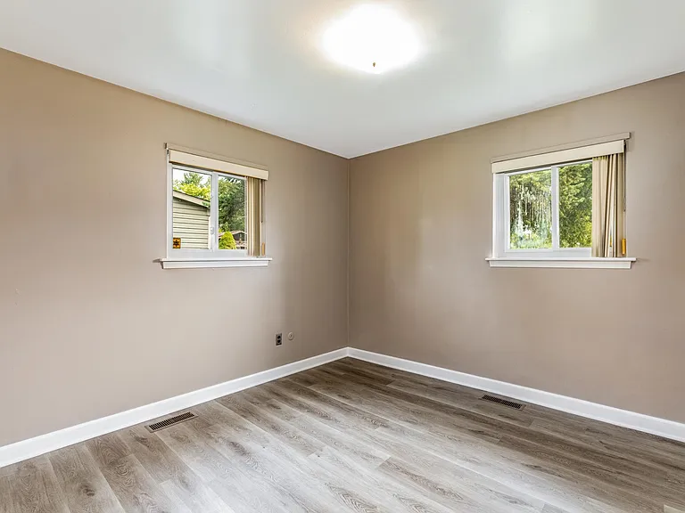 28550 Pierce St — Photo 9