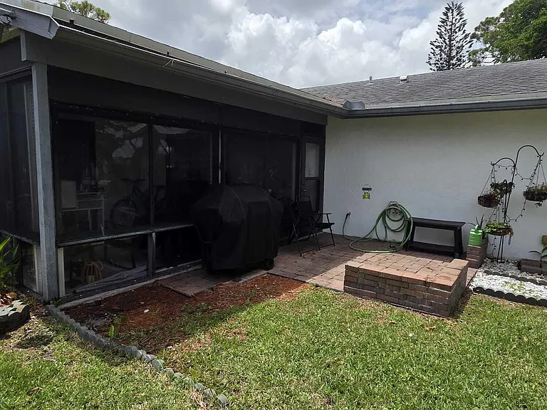 3703 Hertford Ct — Photo 6