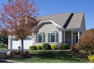524 Traditions Ct N, Oxford, CT 06478
