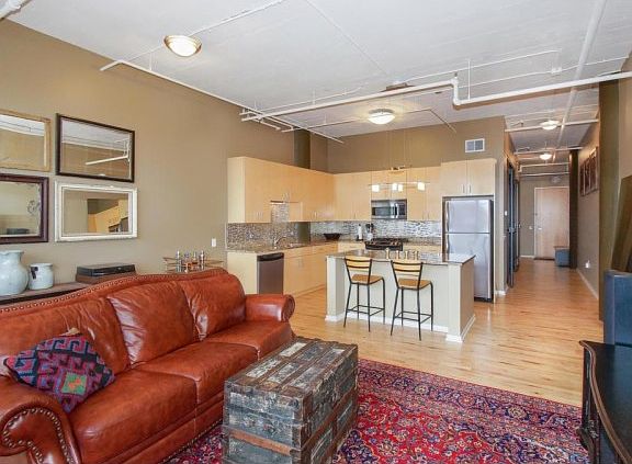 5th image of 290 Market St Unit 306