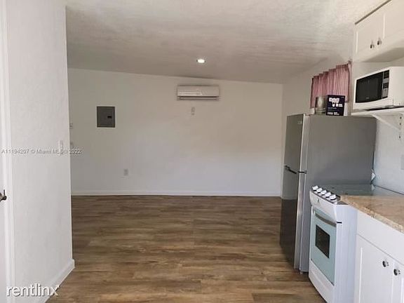 4th image of 4215 NW 170th St