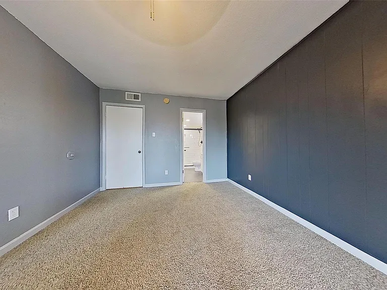 6321 Walraven Cir #6321 — Photo 11