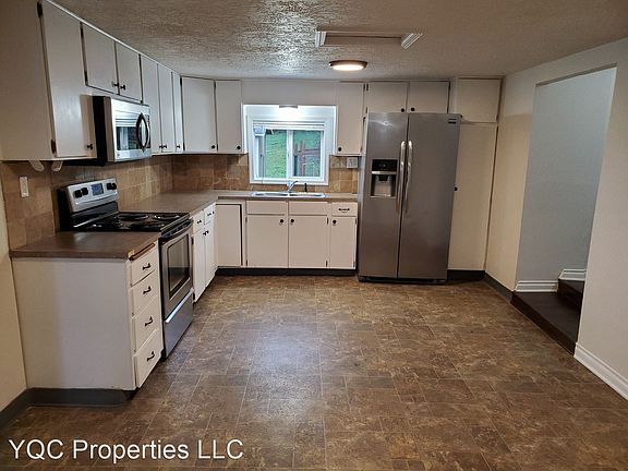 4th image of 1112 NE 359th St