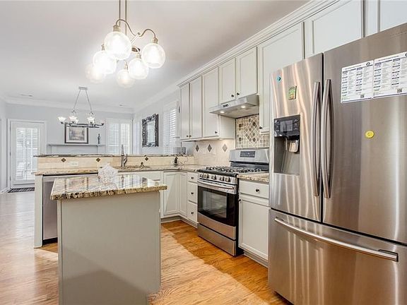 5th image of 120 Cabots Cove Ct