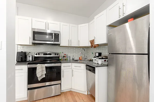 Rented by The Syper Group | media 8