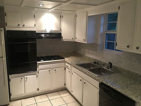 2nd image of 605 N Carlsbad St