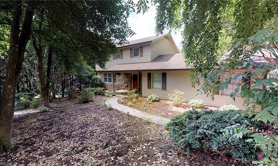 1st image of 334 Pine Creek Trl