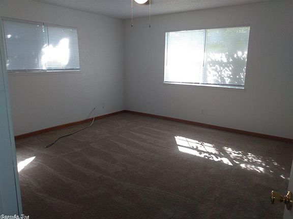 5th image of 275 Bayshore Dr