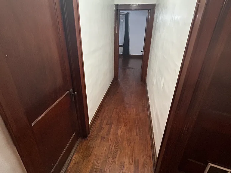 1525 W College Ter — Photo 6