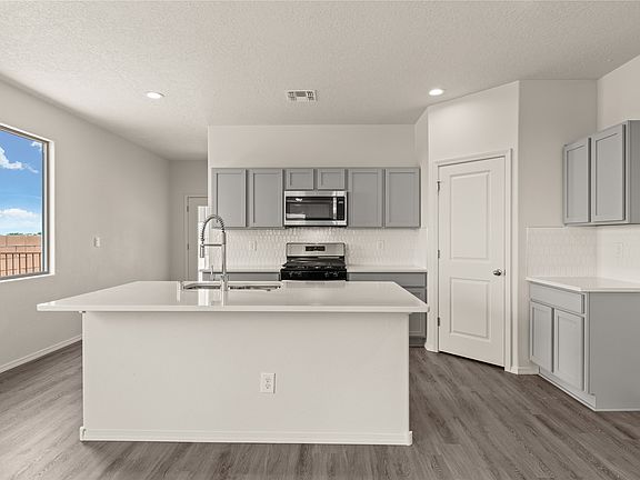4th image of 4319 Vista Manzano