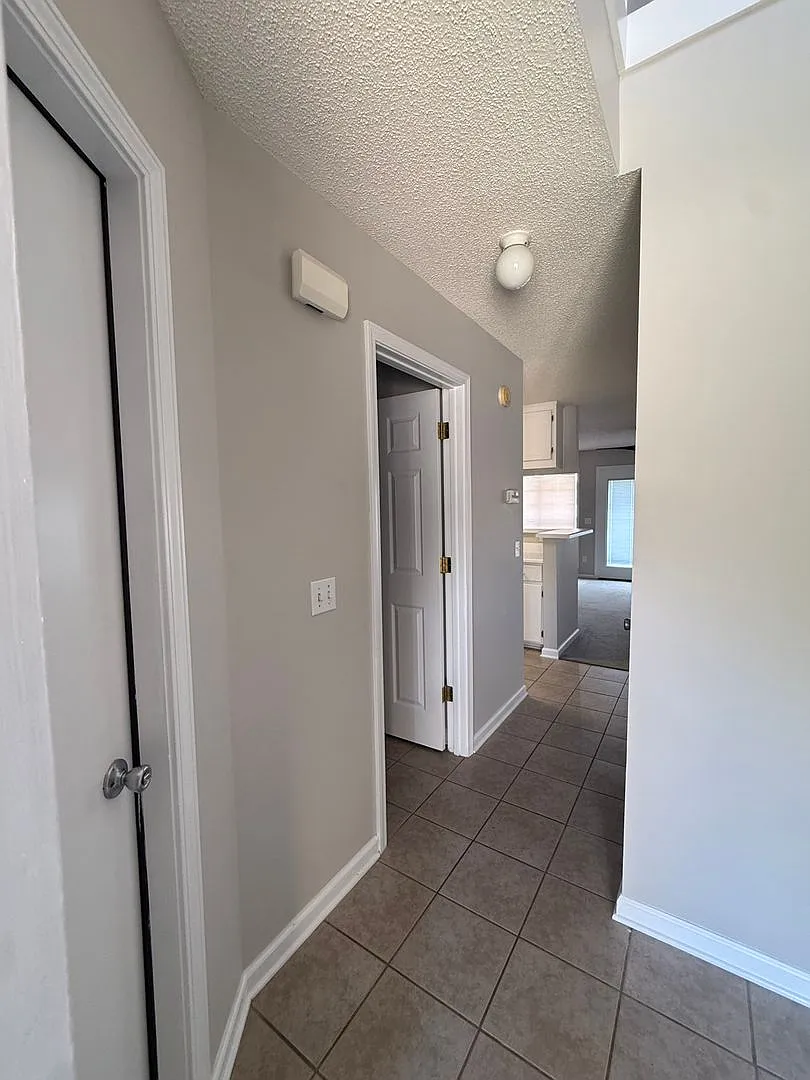 Available Now- 114 Baldwin — Photo 4