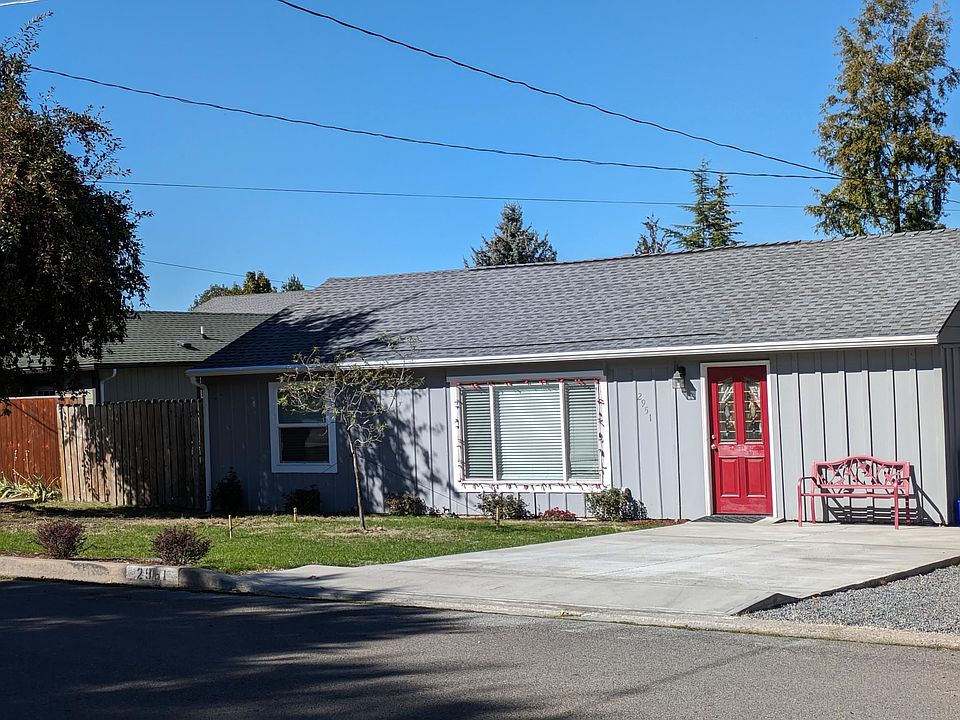 1st image of 2951 Diane St