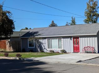 2951 Diane St, Ashland, OR 97520