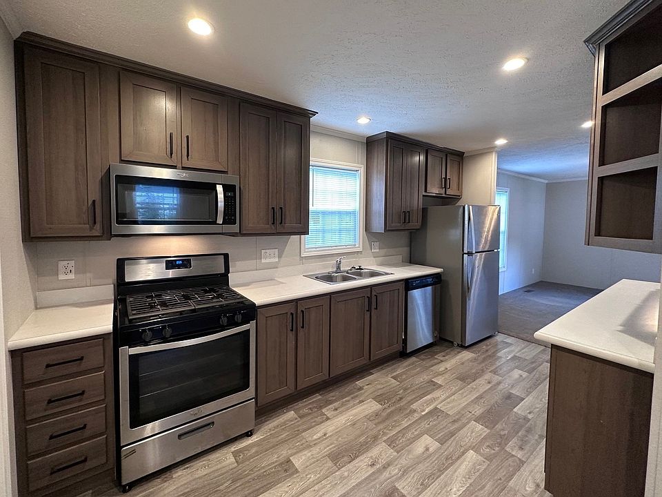 1st image of 516 Courtland Ln #193