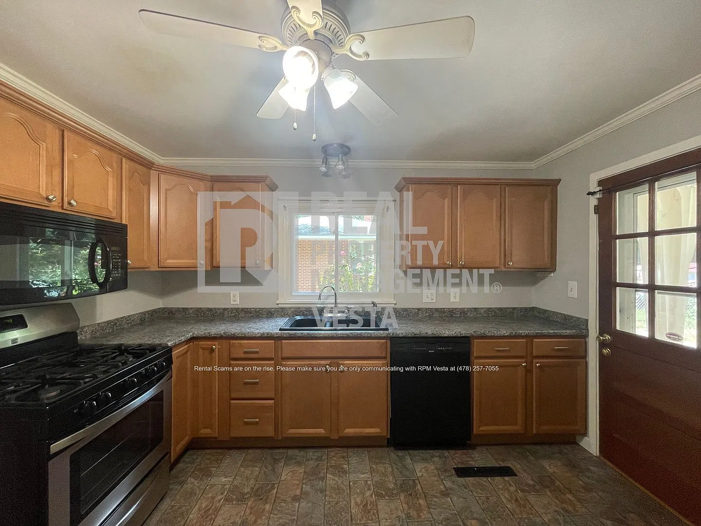3 bed, 1.5 bath, 1125 sqft, $1,425 — Photo 4