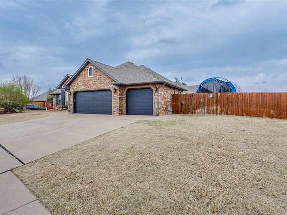 3rd image of 11420 Sturbridge Rd