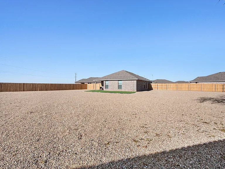 2515 Kenwood Ave — Photo 31