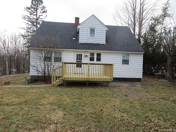 3rd image of 105 Wood Avenue