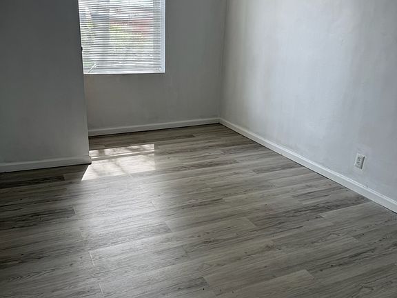3rd image of 4920 Wise Ave Unit B