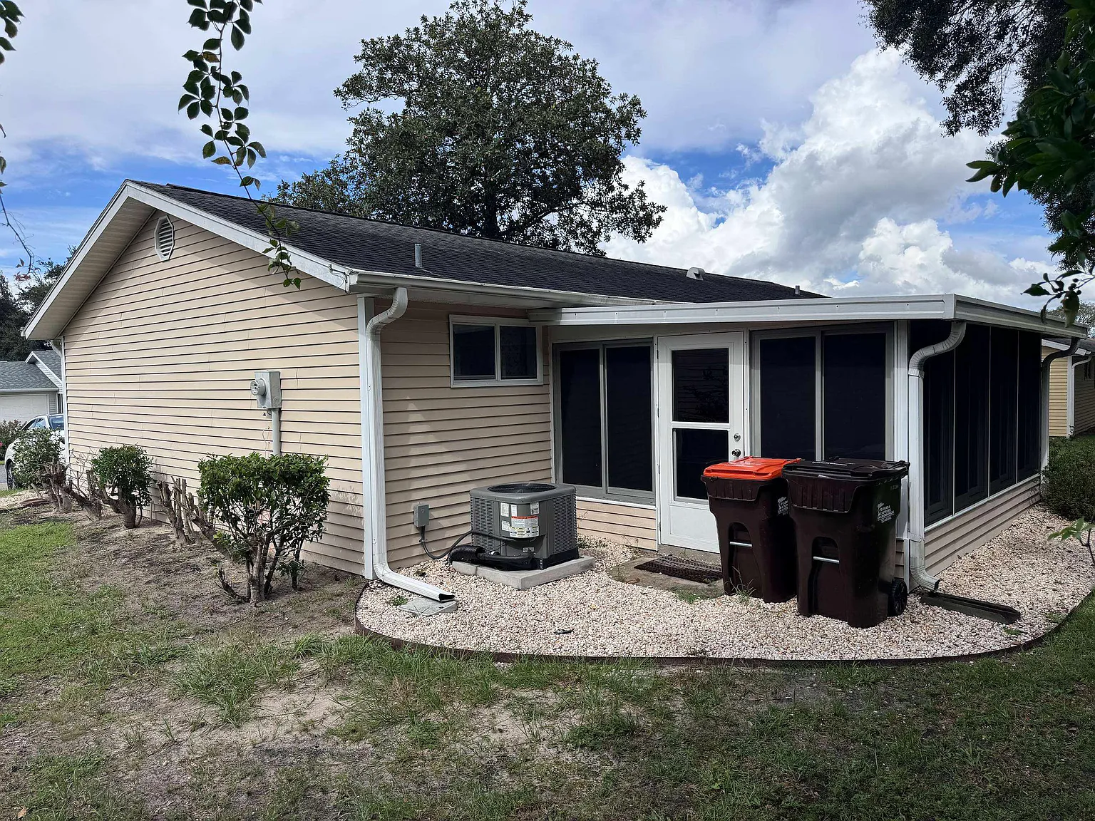 2 bed, 988 sqft, $1,450 — Photo 2