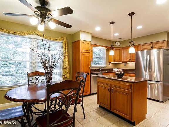 Stainless steel appliances and silestone counters