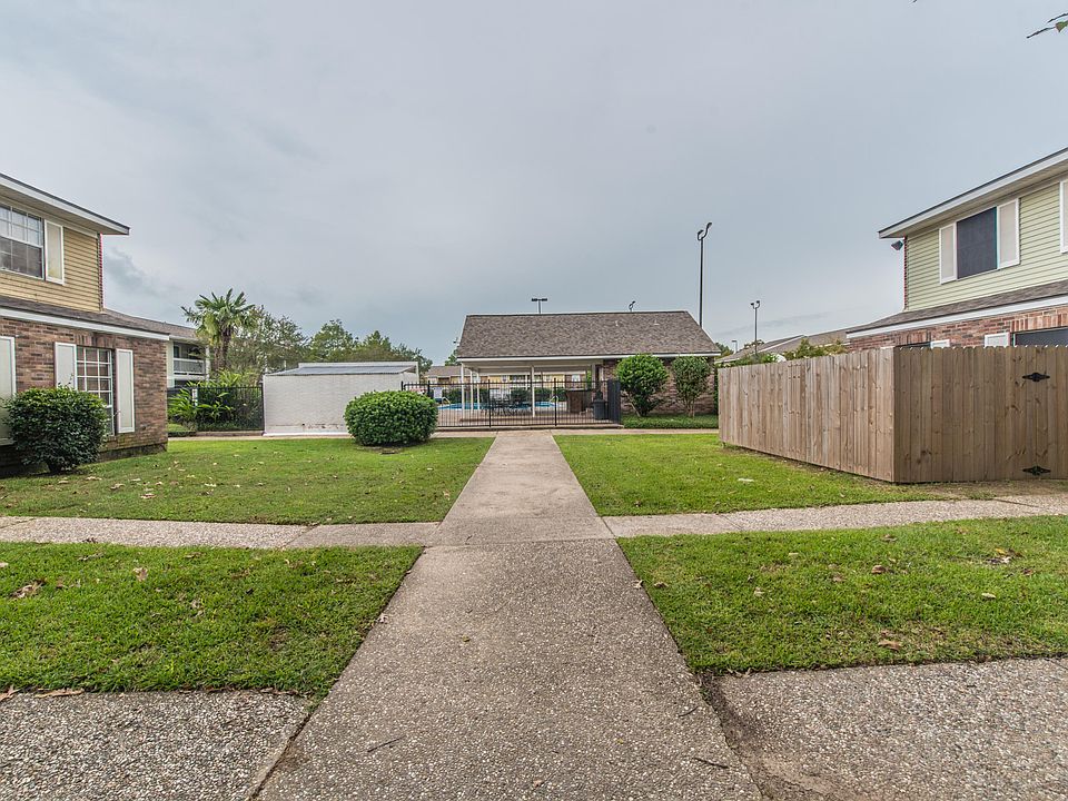 1st image of 200 Lodge Dr APT 202