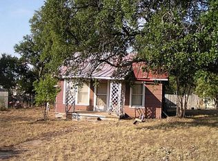 1307 15th St, Brownwood, TX 76801
