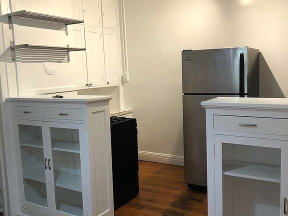 3rd image of 3232 Blaisdell Ave S #1
