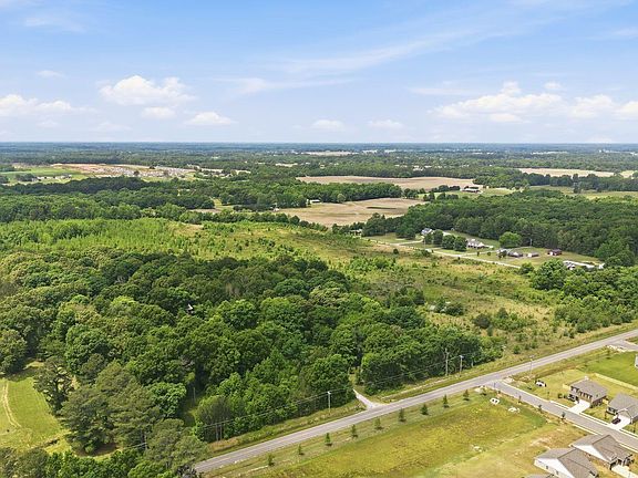 3rd image of 18285 Wells Rd