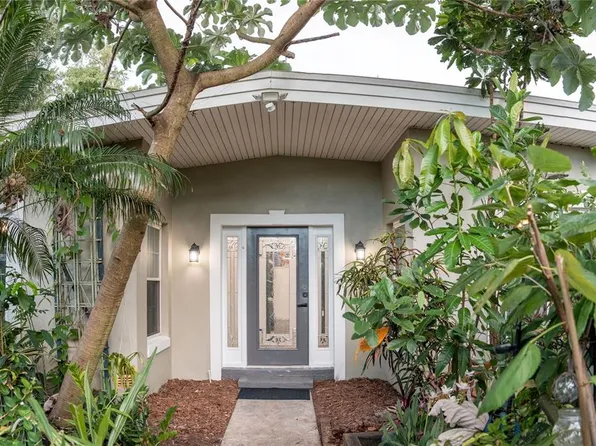 6048 Linneal Beach Dr, Forest City, FL 32703