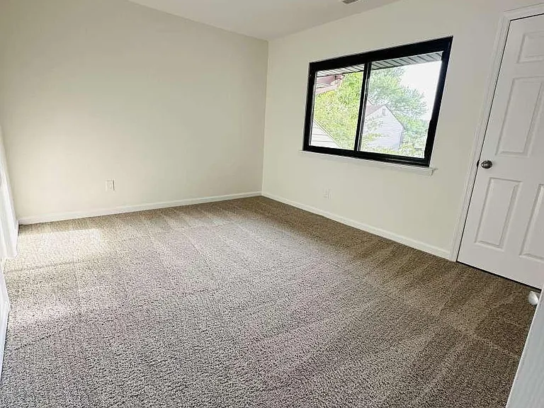 16 E Daisy Ln #B — Photo 7