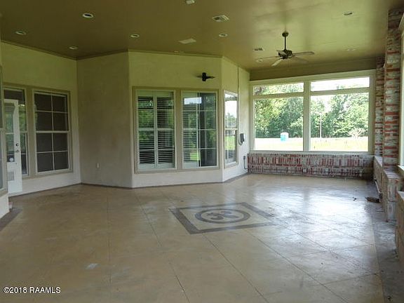 5th image of 8811 Oak Creek Ln