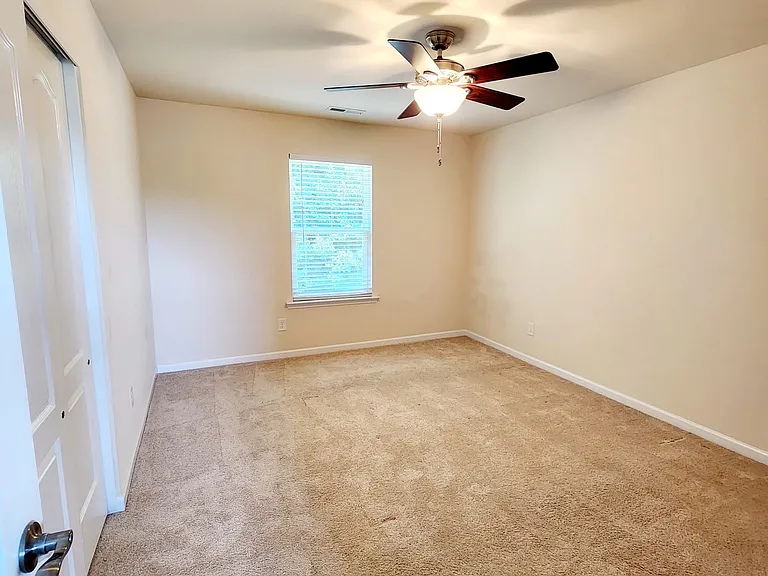 504 Twelve Oaks Ln — Photo 10