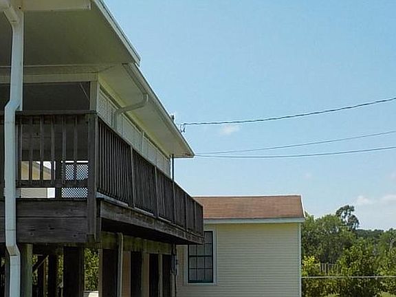 3rd image of 304 Rose Mary Ave