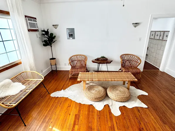 1758 Winona Blvd APT 3, Los Angeles, CA 90027
