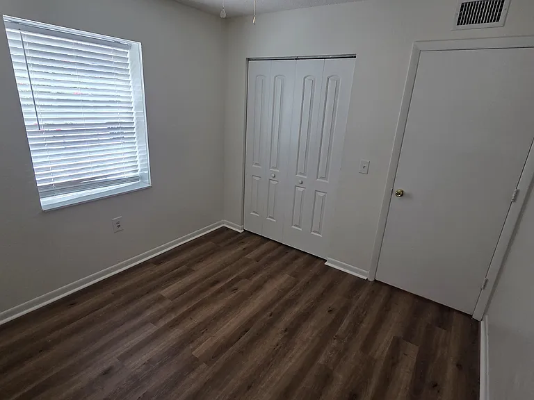 915 Ariana Apartment Community — Photo 12