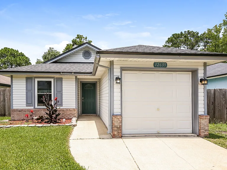 12639 Ashmore Green Dr N — Photo 1