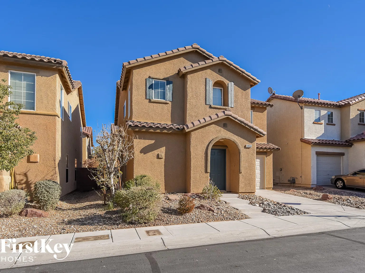 3 bed, 2.5 bath, 1650 sqft, $1,820 — Photo 2