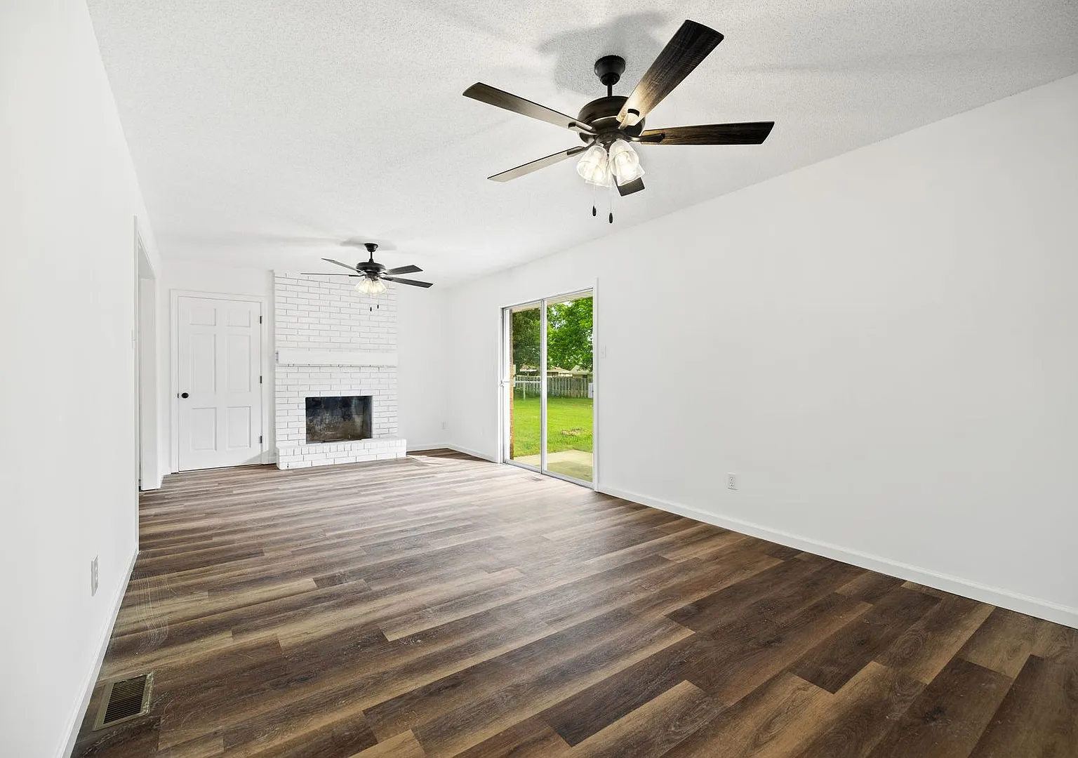 1317 Clover Lane — Photo 3