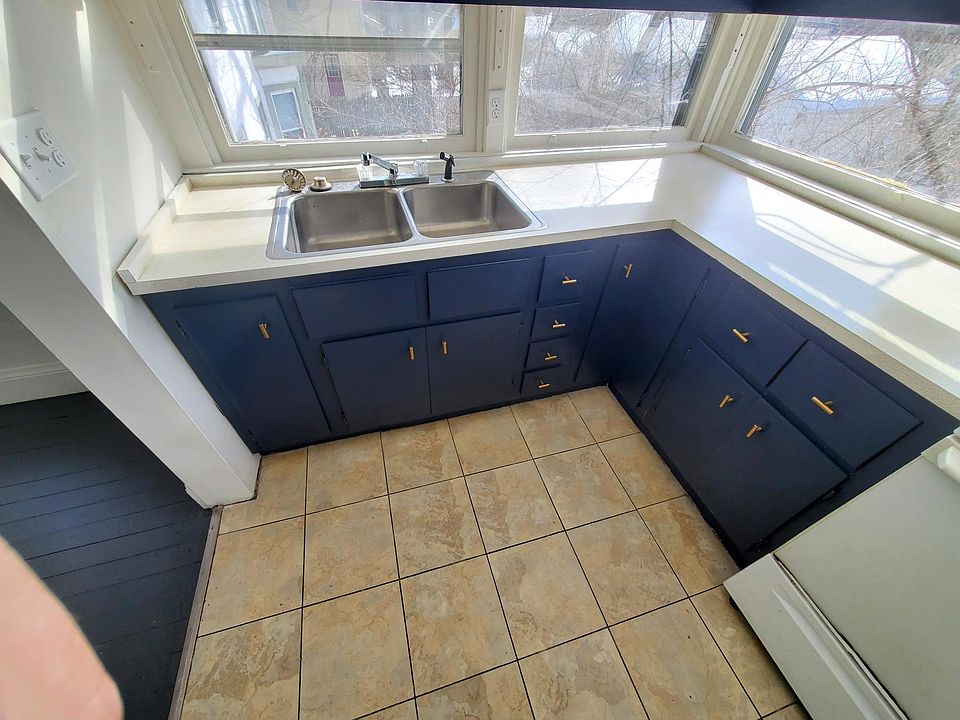 1st image of 215 Eaton Ave #B