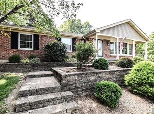 30 Flower Hill Ct, Saint Louis, MO 63122