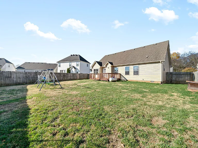 3565 Southwood Dr — Photo 28